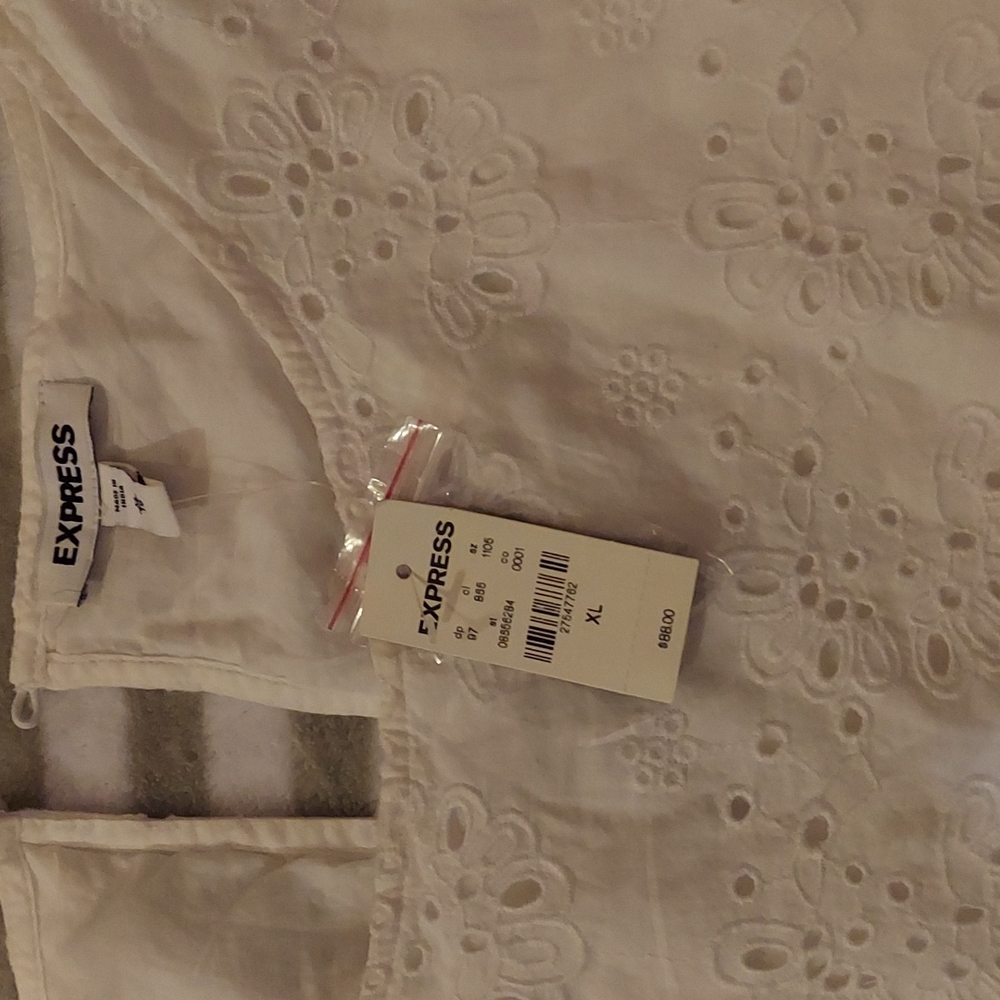 Express Blouse - Picture 3 of 4